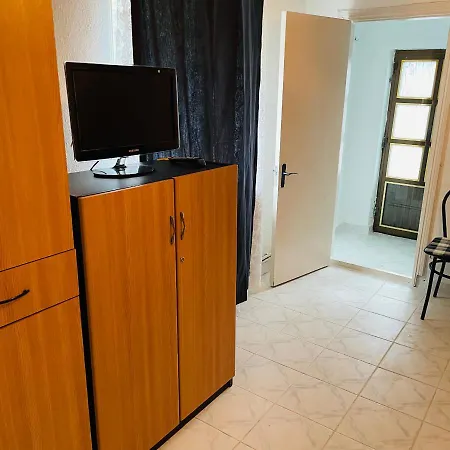 Garsoniera La Curte Paula